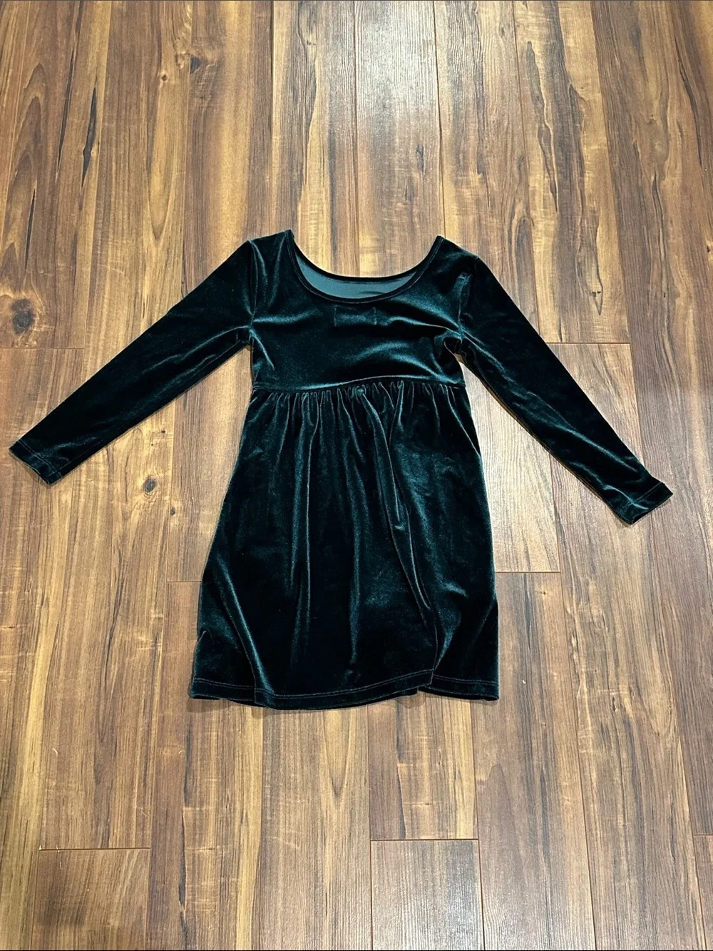 Old Navy Girls Velvet Long-Sleeve Dress in Dark Green